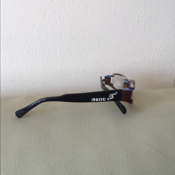 A spectacle frame of sheet material - Picture 7 of 8